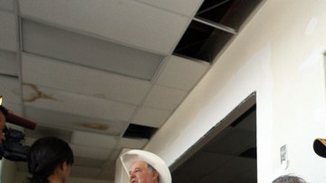 Varios trabajadores inmigrantes continúan esperando soluciones y recompensas por parte del Gobierno.