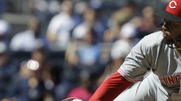 Johnny Cueto lanzó de manera dominante hasta el octavo inning.