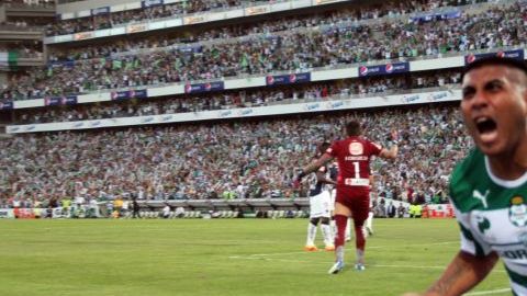 Daniel Ludueña, festeja su gol en contra del Monterrey, en la gran final del Torneo Clausura 2012 del futbol mexicano.