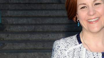 La presidenta del Concejo Municipal de Nueva York contrajo matrimonio anoche con su pareja Kim Cartullo, tras relación de una década.