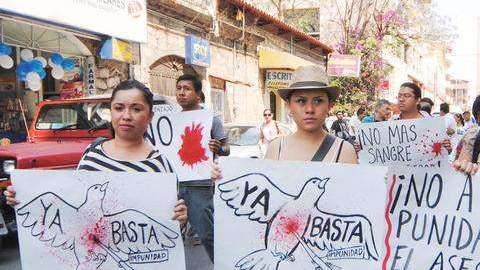 Periodistas mexicanos protestaron en la capital mexicana por el reciente asesinato de varios reporteros en Veracruz.