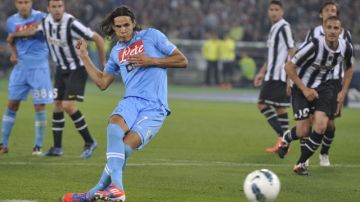 Cavani convirtió de penal el gol a los 63 minutos. Napoli no se consagraba campeón desde 1987.