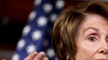 La líder de la minoría demócrata en la Cámara de Representantes, Nancy Pelosi, cuestionó a los republicanos por tema del déficit fiscal del país.