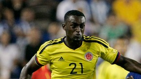 Jackson Martínez (21), aquí en un juego ante Perú, afirma tener la clave para enfrentar a los incas y a Ecuador en la eliminatoria.