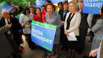 La congresista Nydia Velázquez dijo  ayer sentirse privilegiada por recibir el apoyo, de quienes calificó como un 'extraordinario grupo de mujeres progresistas'.