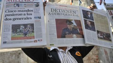 Encabezados de diarios mexicanos país que resaltan las detenciones de altos mandos del Ejército mexicano presuntamente vinculados con el crimen organizado.