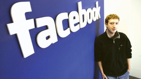 Facebook podría cambiarse del mercado Nasdaq al NYSE.