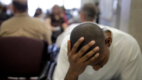 En Florida los desempleados confrontan más obstáculos para conseguir asistencia económica.