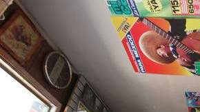 Emilio Castrellón trabaja por cuenta propia; su negocio se localiza en North Hollywood. Para personas como él, la SBA  ofrece clases y asesoramiento gratuito en el área de Los Ángeles.