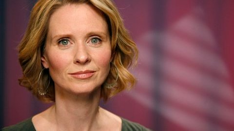 Cynthia Nixon defiende la tolerancia entre los seres humanos.