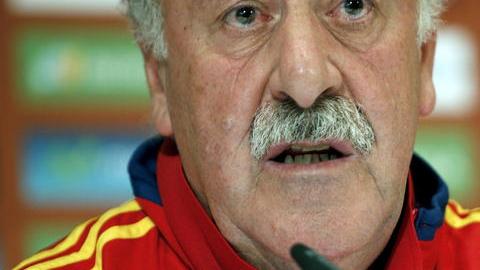 El director técnico Vicente del Bosque en conferencia de prensa ayer.