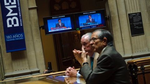 El lunes las acciones de Bankia se depreciaron casi 30% en los mercados bursátiles.
