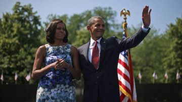 El presidente Obama y la primera dama durante la ceremonia del Memorial Day.