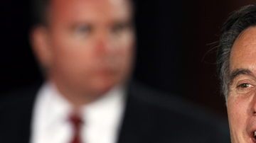 Romney dijo a los periodistas que estaba "esperando con ansía las buenas noticias".