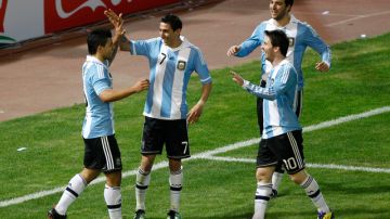 De izquierda a derecha: Sergio 'Kun' Agüero, Angel Di María, Lionel Messi, y Gonzalo Higuaín, integrantes de la selección argentina que recibirá a Ecuador.
