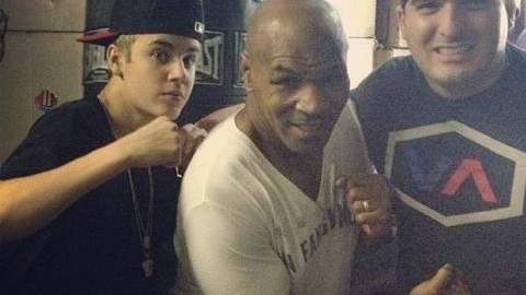 Justin Bieber parece mantener una buena amistad con Mike Tyson, quien publicó fotos junto al joven en su cuenta de Twitter.