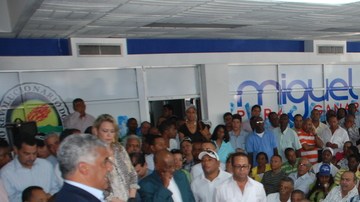 Miguel Vargas en una de sus actividades proselitistas antes de perder la precandidatura del PRD en marzo de 2011 frente a Hipólito Mejía.