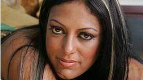 La cantante puertorriqueña India.