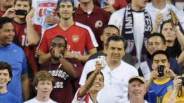 Neymar (der.) abrió el camino al fácil triunfo sobre EEUU.