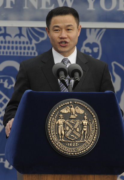 Liu decidió remitir  el caso a la oficina del Fiscal de Manhattan para una revisión adicional.