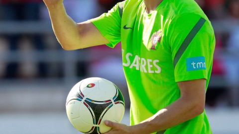 El delantero y goleador portugués Cristiano Ronaldo, es la máxima figura del Real Madrid y está catalogado como uno de los mejores jugadores del mundo.