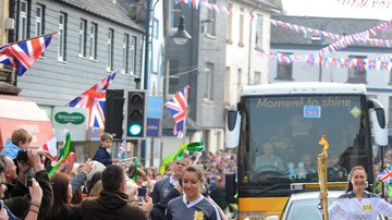 El recorrido de la antorcha olímpica es motivo de celebración en las ciudades de la Gran Bretaña por donde pasa el fuego sagrado.