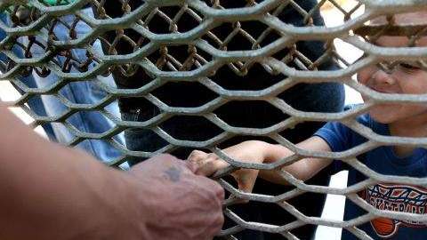 Los casos de jóvenes familias separadas o angustiadas por una posible separación se multiplican a la espera del perdon.