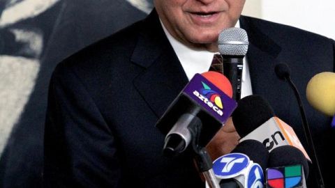 Los candidatos presidenciales Andrés Manuel López Obrador (izq.) y  Enrique Peña Nieto, del Partido Revolucionario Institucional (PRI).