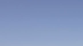 En esta foto tomada el 24 de mayo de 2012, un barco de crucero regresa de la isla de Alcatraz a Fisherman's Wharf, al fondo, la Bahía de San Francisco.