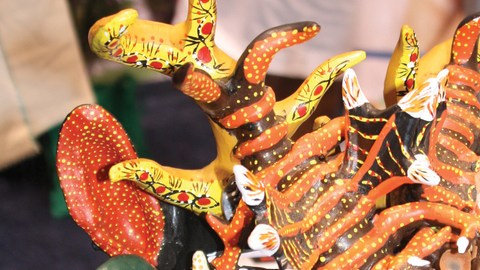 Exhibición de artesanías de Michoacán, en la Expo México Emprende 2012.