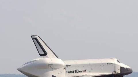 El Enterprise se encuentra en la costa de Nueva Jersey, adonde viajó el domingo desde el aeropuerto internacional John F. Kennedy.