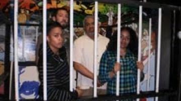 La escenificación de una celda fue otro de los atractivos de este acto conmemorativo en el que la Red Nacional Boricua de Derechos Humanos, Batey Urbano y la Coalición Latina formaron un movimiento denominado '31 días por 31 años'.