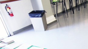 Una sola votante en esta sala de votación, es una muestra de lo que se vivió ayer.
