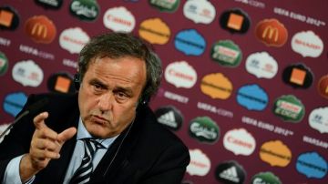 El presidente de UEFA, Michel Platini, pide que solo se hable los jugadores en la Eurocopa que se inicia mañana en las sedes de Polonia y Ucrania.