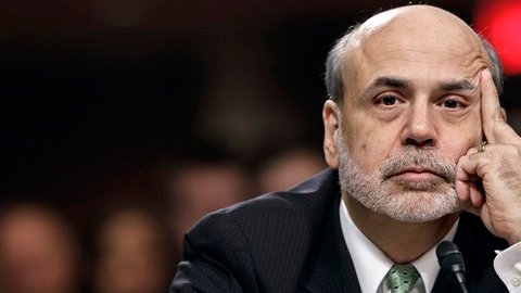Bernanke hoy en el Capitolio frente a la sesión conjunta de Congreso.