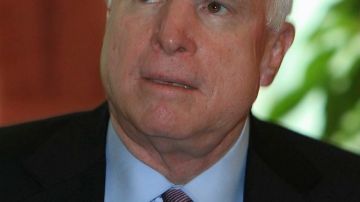 John McCain ha acusado al Gobierno de Obama de hablar ahora sobre la divulgación de datos para favorecer la imagen del mandatario.