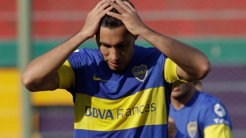 Juan Insaurralde, de Boca, lamenta no haber concretado un gol a Banfield en el partido disputado ayer.
