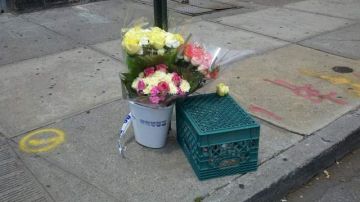 En el lugar del accidente, los afectados padres colocaron flores ayer en recuerdo del pequeño Kevin Rodríguez, según relataron los vecinos del área.