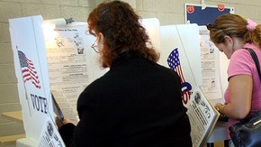 La batalla por convencer a los latinos para que voten se intensifica.