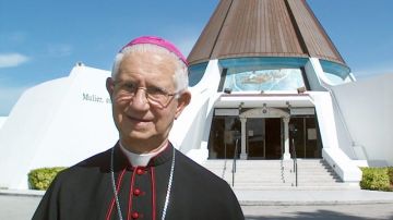 Fotografía cedida por Florida Catholic  del fallecido obispo Agustín Román.