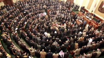 El parlamento egipcio debe seleccionar a 100 legisladores para conformar el panel que redacte la nueva constitución.