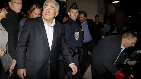 DSK logró superar el juicio penal pero aún lidia con el juicio civil.