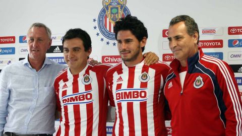 Johan Cruyff estuvo presente junto a las nuevas armas chivas.