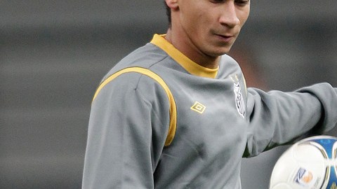 Ganso, el talentoso volante de Santos es duda para el juego ante Corinthians.