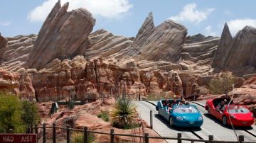 Radiator Springs Racers es la atracción estrella de Cars Land, que abre sus puertas mañana en Disney California Adventure.