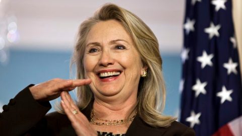 Hillary Clinton ha asegurado que su país -contrario a lo que afirma Rusia- no ha enviado ningún arma a la oposición en Siria.