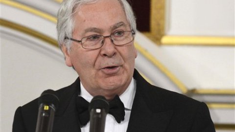 El gobernador del Banco Central, Mervyn King, explicó que este plan prevendrá un desabasto de crédito.