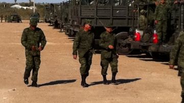 Militares mexicanos capturaron a policías implicados en un triple homicidio.