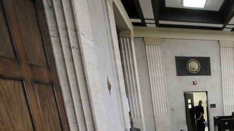 Los despidos en los tribunales de los Ángeles son resultado de los recortes del presupuesto estatal.