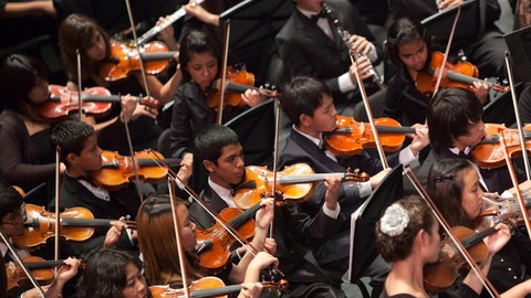 La academia presenta el domingo su cuarto concierto anual de recaudación de fondos.